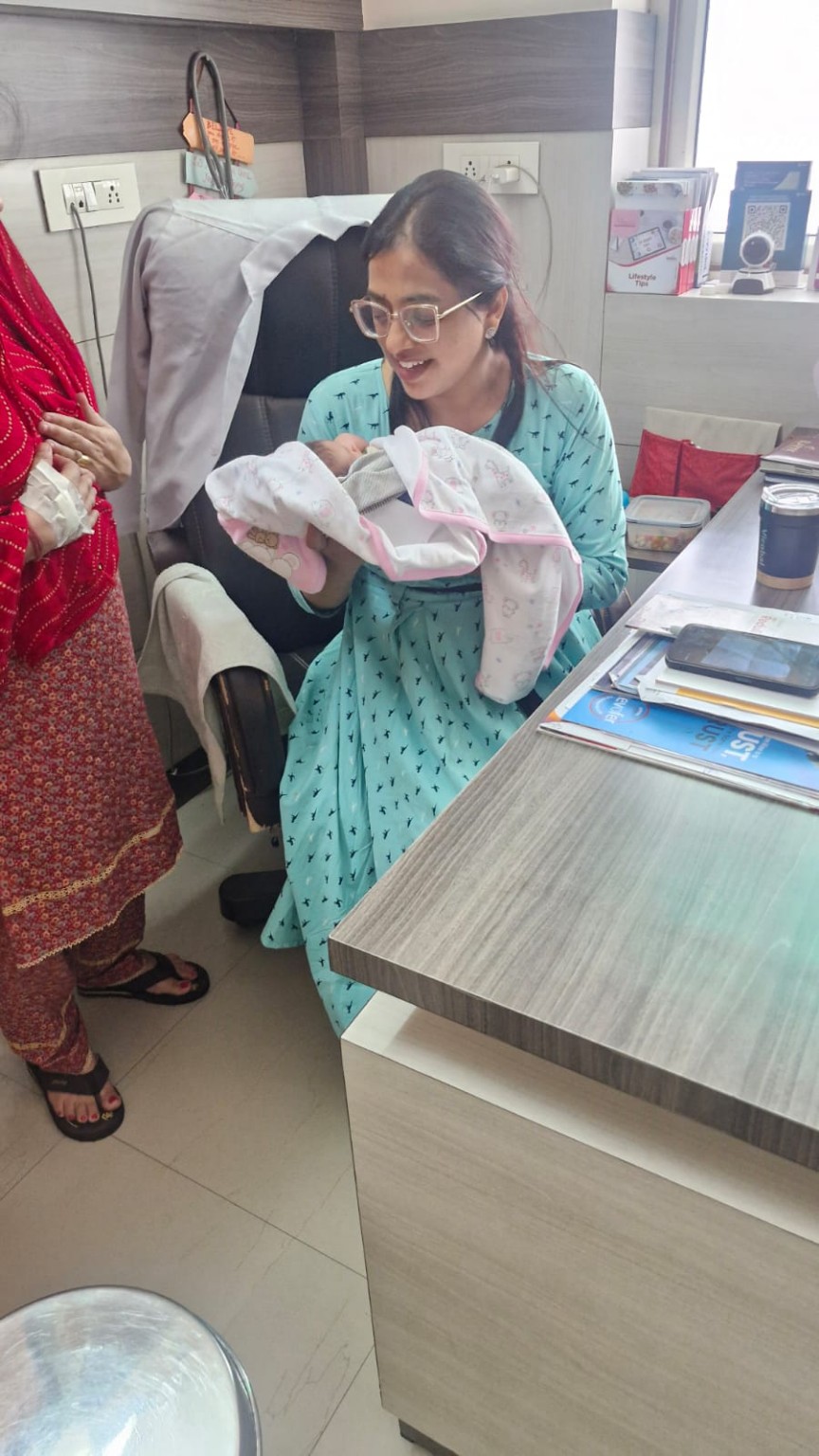 Dr. Shivani Goel with a newborn baby at SMFC Bathinda maternity hospital